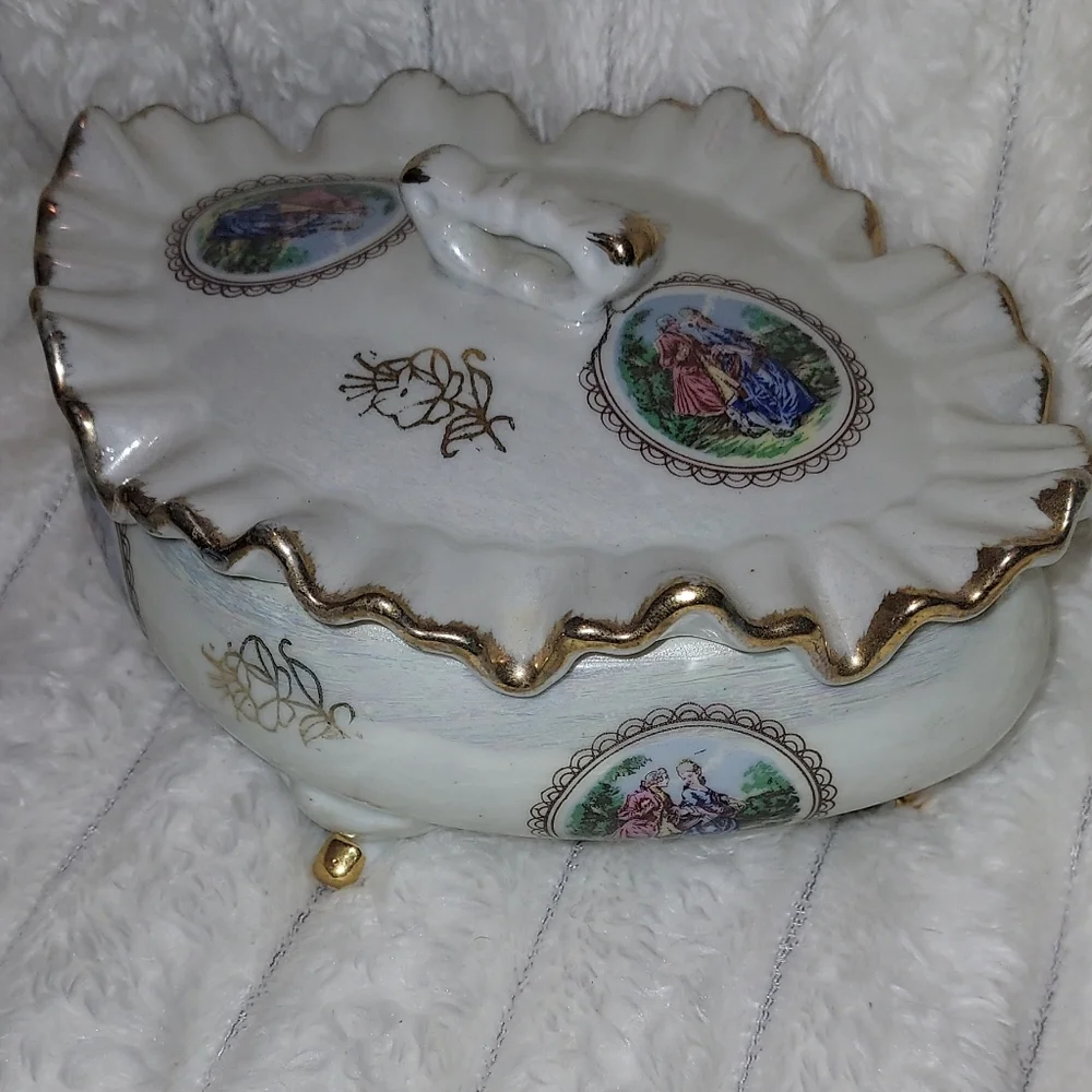 Vintage Victorian Porcelain Footed Trinket Jewelry Box